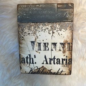 Sid Dickens tile T–186 The Tablet